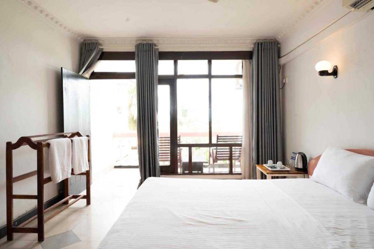 Topaz Beach Hotel 니곰보 외부 사진